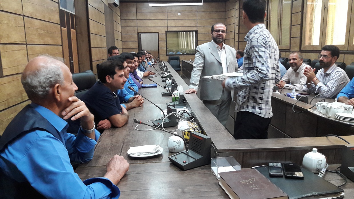 کارگاه آموزش اصول علمی و عملی تشریفات و زبان بدن در شرکت ساره خودرو 4 کارگاه آموزش اصول علمی و عملی تشریفات و زبان بدن
